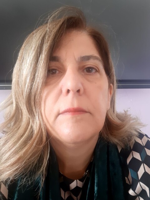 Insegno nel Liceo Artistico Carlo Levi di Matera. Il mio intento è sempre stato quello di interessare le ragazze ed i ragazzi che incontro in aula alla poesia, ai romanzi, ai racconti, al teatro. Come tutte le passioni quella verso la letteratura si esprime in modo discontinuo, per cui mi capita di guardare i miei alunni e di notare che dai loro occhi traspare, dopo l’incanto, la noia. Ma l’amore è cieco ed io insisto. Mi piace fotografare e provare a rappresentare il mondo che si svela ai miei occhi attraverso la luce.